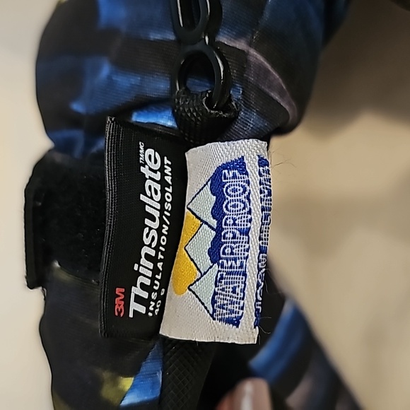 3M Waterproof/ Thinsulate gloves - Picture 4 of 4